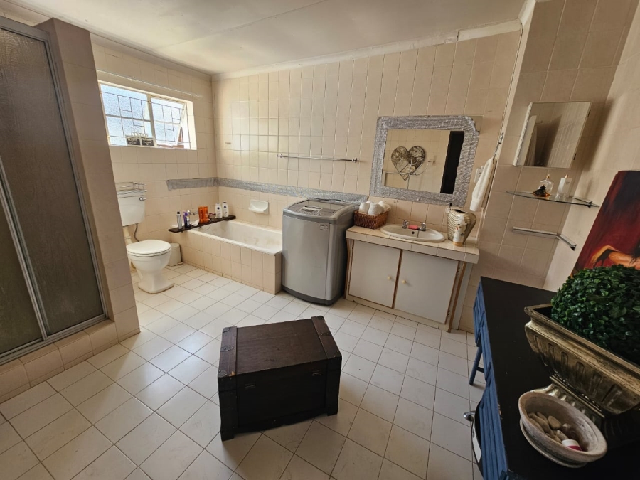 7 Bedroom Property for Sale in Bethlehem Free State